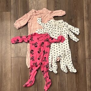 Baby GAP Pink and White Footies / Pajama Set / 5 pajamas size 3-6 months